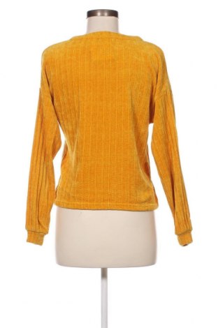 Дамска блуза Bershka, Размер S, Цвят Жълт, Цена 13,13 лв.