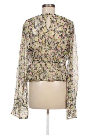 Γυναικεία μπλούζα Gina Tricot, Μέγεθος L, Χρώμα Πολύχρωμο, Τιμή 4,74 €