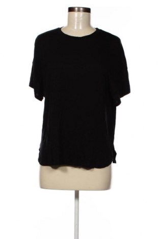 Γυναικεία μπλούζα United Colors Of Benetton, Μέγεθος S, Χρώμα Μαύρο, Τιμή 8,16 €