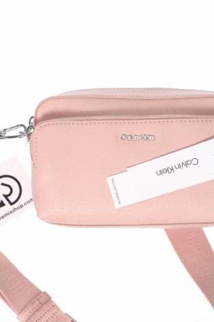 Дамска чанта Calvin Klein, Цвят Розов, Цена 196,20 лв.