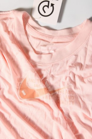 Дамска тениска Nike, Размер L, Цвят Розов, Цена 49,30 лв.