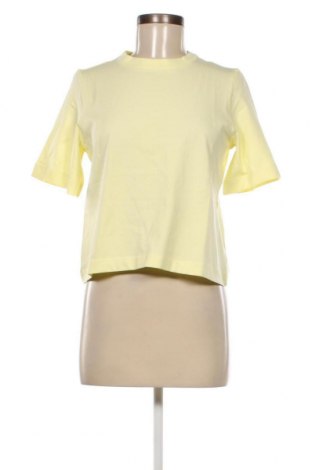 Γυναικείο t-shirt Weekday, Μέγεθος XS, Χρώμα Κίτρινο, Τιμή 6,71 €