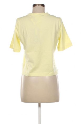 Дамска тениска Weekday, Размер XS, Цвят Жълт, Цена 21,00 лв.