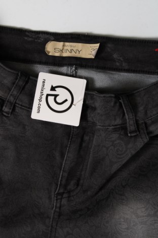 Damen Jeans Amisu, Größe M, Farbe Grau, Preis 3,63 €