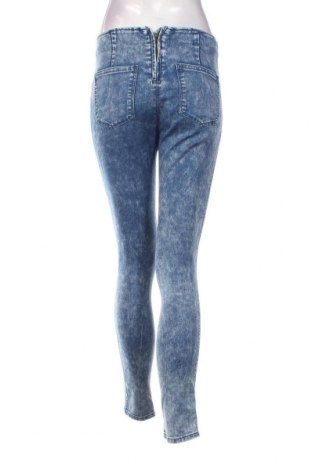 Damen Jeans Bershka, Größe M, Farbe Blau, Preis 20,29 €