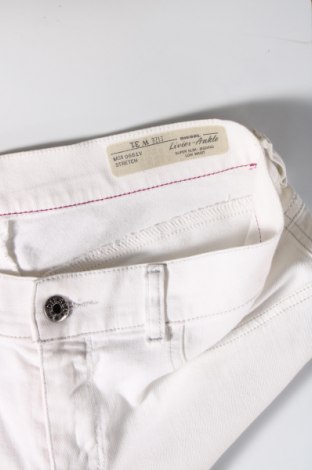 Damen Jeans Diesel, Größe M, Farbe Weiß, Preis 59,85 €