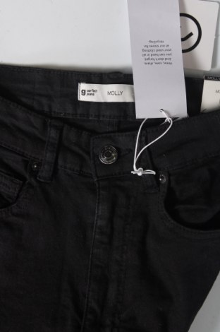 Γυναικείο Τζίν Perfect Jeans By Gina Tricot, Μέγεθος S, Χρώμα Μαύρο, Τιμή 12,97 €