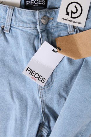 Damskie jeansy Pieces, Rozmiar S, Kolor Niebieski, Cena 103,31 zł