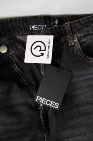 Dámske džínsy  Pieces, Veľkosť S, Farba Sivá, Cena  9,46 €