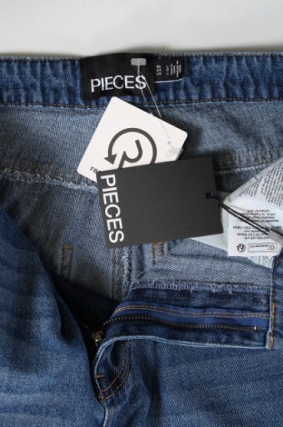 Damen Jeans Pieces, Größe M, Farbe Blau, Preis € 9,11