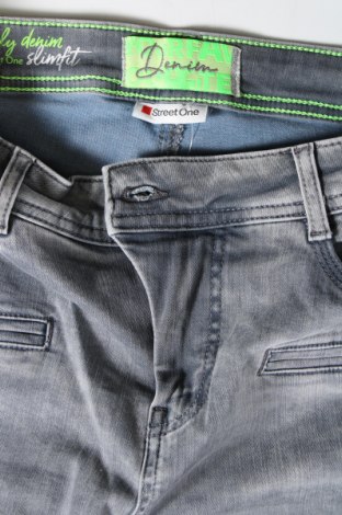 Damen Jeans Street One, Größe L, Farbe Grau, Preis € 20,18