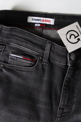 Γυναικείο Τζίν Tommy Jeans, Μέγεθος S, Χρώμα Γκρί, Τιμή 17,72 €