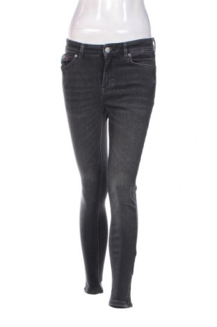 Γυναικείο Τζίν Tommy Jeans, Μέγεθος S, Χρώμα Γκρί, Τιμή 31,50 €