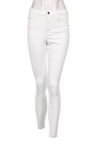 Γυναικείο Τζίν Vero Moda, Μέγεθος M, Χρώμα Λευκό, Τιμή 13,32 €