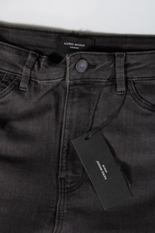 Damen Jeans Vero Moda, Größe S, Farbe Grau, Preis € 9,11