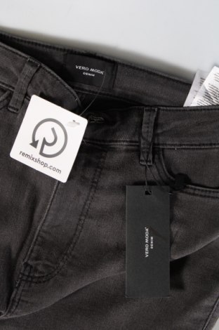 Damen Jeans Vero Moda, Größe S, Farbe Grau, Preis 8,76 €