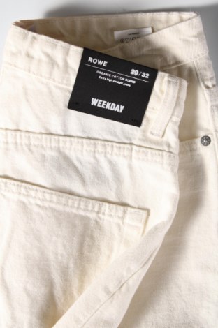 Damskie jeansy Weekday, Rozmiar S, Kolor Biały, Cena 218,57 zł