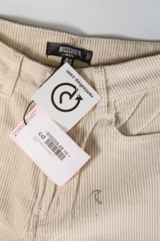 Γυναικείο κοτλέ παντελόνι Missguided, Μέγεθος XS, Χρώμα Εκρού, Τιμή 4,74 €