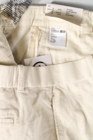 Дамски джинси Uniqlo, Размер L, Цвят Екрю, Цена 21,75 лв.