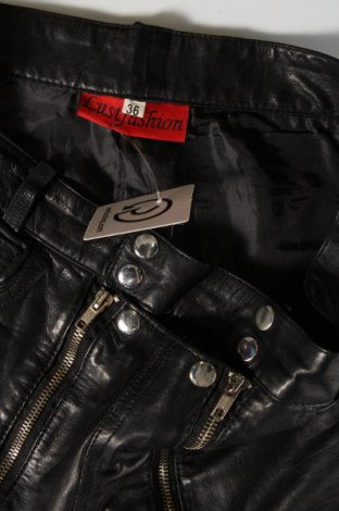 Γυναικείο κοντό δερμάτινο παντελόνι, Μέγεθος XL, Χρώμα Μαύρο, Τιμή 18,41 €