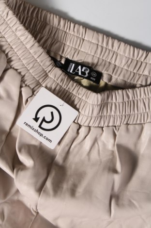 Γυναικείο κοντό δερμάτινο παντελόνι Answear, Μέγεθος M, Χρώμα  Μπέζ, Τιμή 8,95 €