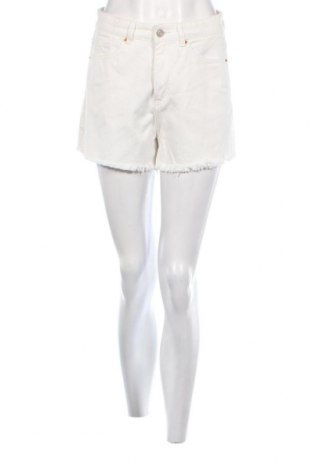 Damen Shorts, Größe S, Farbe Weiß, Preis 5,87 €