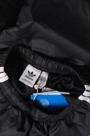 Дамски къс панталон Adidas Originals, Размер XXS, Цвят Черен, Цена 72,00 лв.