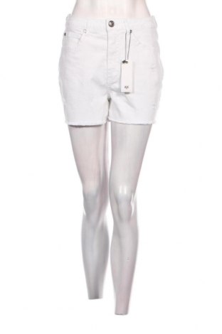 Дамски къс панталон Ajc, Размер M, Цвят Бял, Цена 15,50 лв.