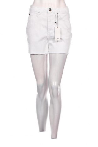Дамски къс панталон Ajc, Размер S, Цвят Бял, Цена 12,71 лв.