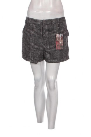 Дамски къс панталон Alcott, Размер M, Цвят Многоцветен, Цена 12,40 лв.