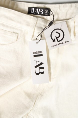 Дамски къс панталон Answear, Размер S, Цвят Бял, Цена 23,87 лв.