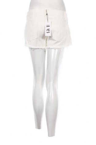 Дамски къс панталон Answear, Размер S, Цвят Бял, Цена 28,21 лв.
