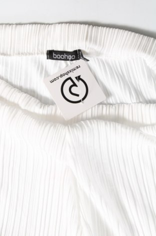 Дамски къс панталон Boohoo, Размер L, Цвят Бял, Цена 11,78 лв.