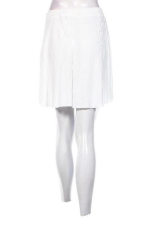 Γυναικείο κοντό παντελόνι Boohoo, Μέγεθος L, Χρώμα Λευκό, Τιμή 5,59 €