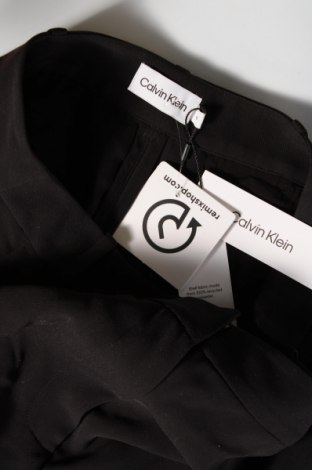 Damen Shorts Calvin Klein, Größe S, Farbe Schwarz, Preis 91,75 €