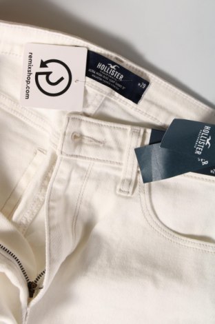 Дамски къс панталон Hollister, Размер M, Цвят Бял, Цена 72,00 лв.