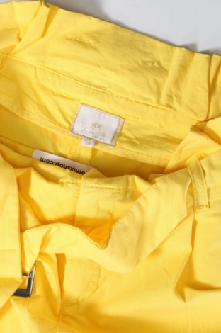 Дамски къс панталон La Martina, Размер S, Цвят Жълт, Цена 40,80 лв.