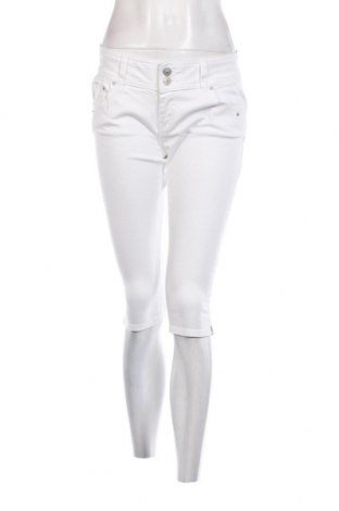 Дамски къс панталон Ltb, Размер M, Цвят Бял, Цена 38,16 лв.
