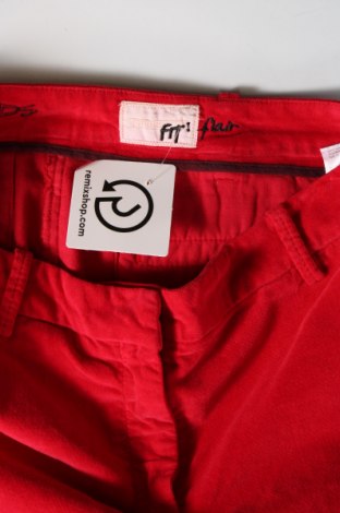 Γυναικείο κοντό παντελόνι Met, Μέγεθος M, Χρώμα Κόκκινο, Τιμή 65,47 €