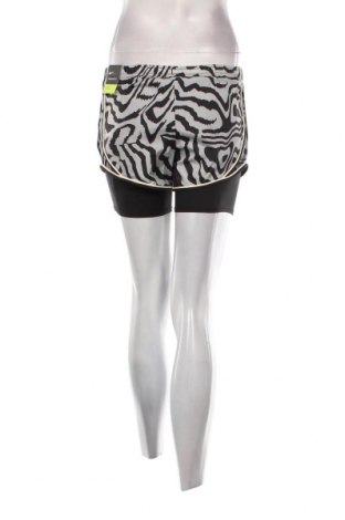 Damen Shorts Nike, Größe M, Farbe Mehrfarbig, Preis 28,74 €