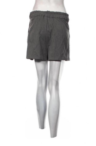 Pantaloni scurți de femei Pull&Bear, Mărime M, Culoare Gri, Preț 62,50 Lei