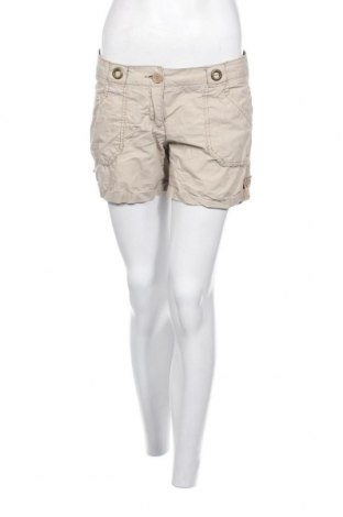 Дамски къс панталон Q/S by S.Oliver, Размер M, Цвят Бежов, Цена 15,00 лв.