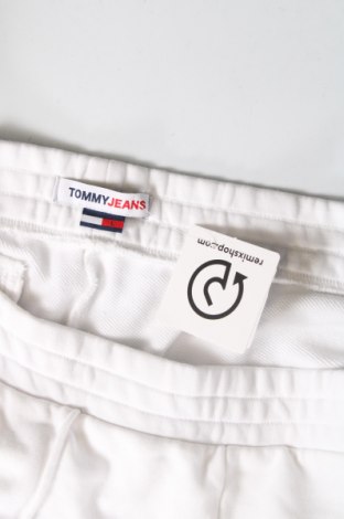 Pantaloni scurți de femei Tommy Jeans, Mărime L, Culoare Alb, Preț 447,37 Lei
