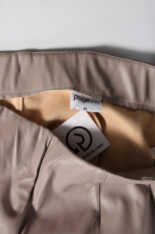 Γυναικείο παντελόνι δερμάτινο Page One, Μέγεθος XL, Χρώμα Γκρί, Τιμή 9,87 €