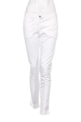 Дамски панталон Armani Jeans, Размер L, Цвят Бял, Цена 82,15 лв.