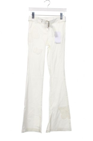 Дамски панталон Bershka, Размер S, Цвят Бял, Цена 13,80 лв.