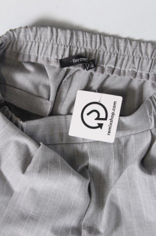 Дамски панталон Bershka, Размер M, Цвят Сив, Цена 7,83 лв.