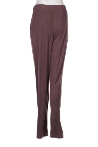 Дамски панталон FILA, Размер L, Цвят Лилав, Цена 30,45 лв.