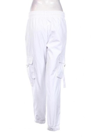 Γυναικείο παντελόνι Fb Sister, Μέγεθος M, Χρώμα Λευκό, Τιμή 17,94 €