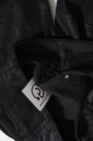 Dámske nohavice Flame, Veľkosť M, Farba Čierna, Cena  3,78 €
